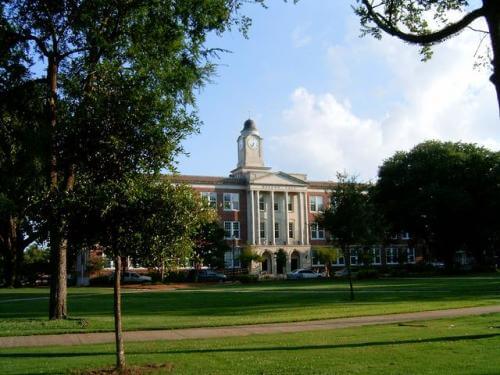 Mississippi-College-Graduate-Degrees-in-Counseling